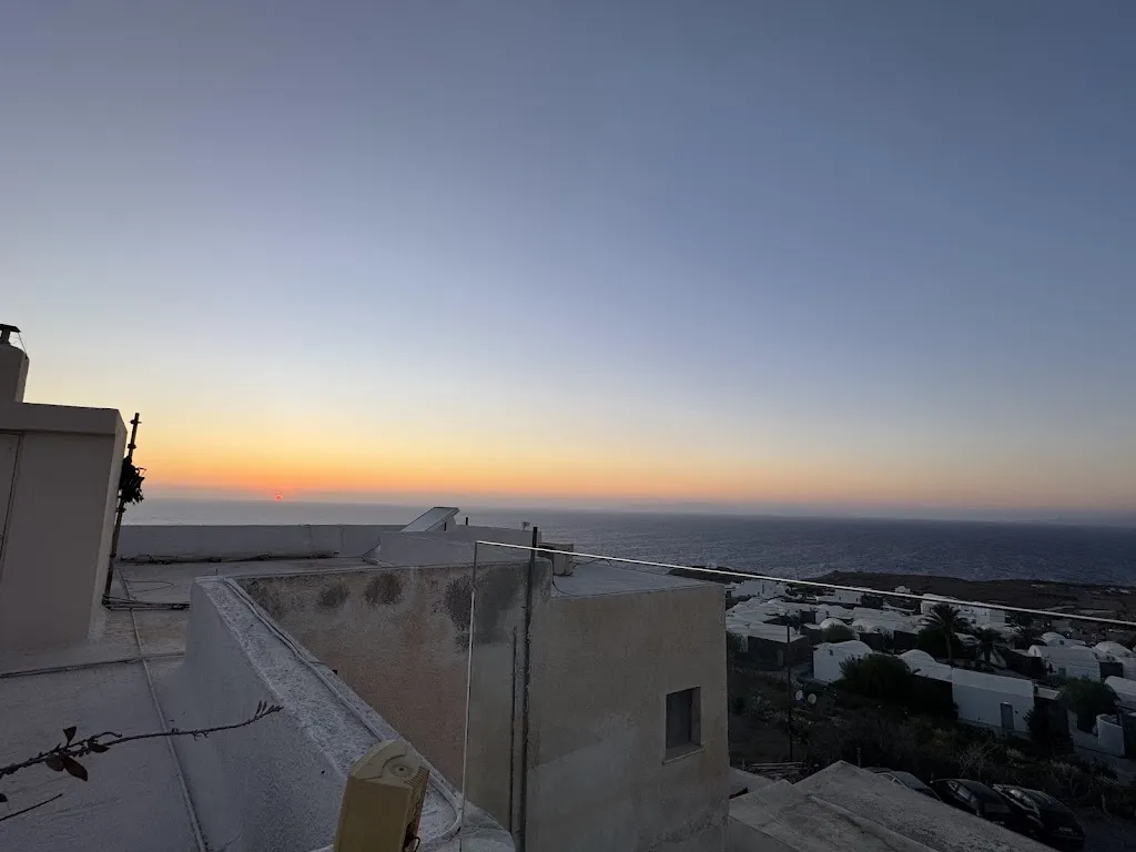 Mary Hannah Poole_Tephra Rooftop_Oia_review