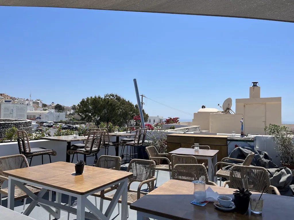 Tephra Rooftop_Oia_slider_image_1