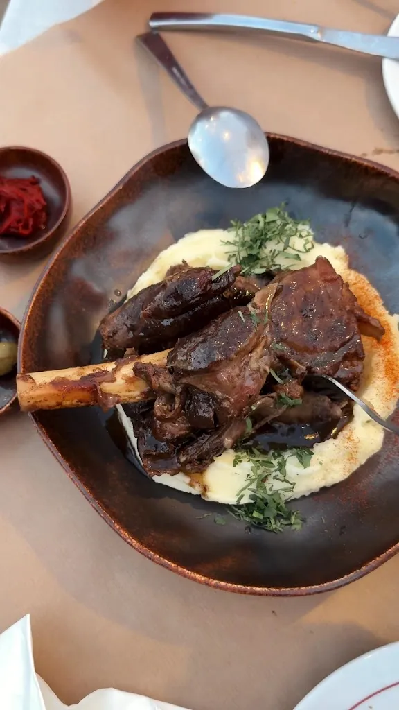 Daria Kunina_Fino Greek Taverna Santorini_Oia_review