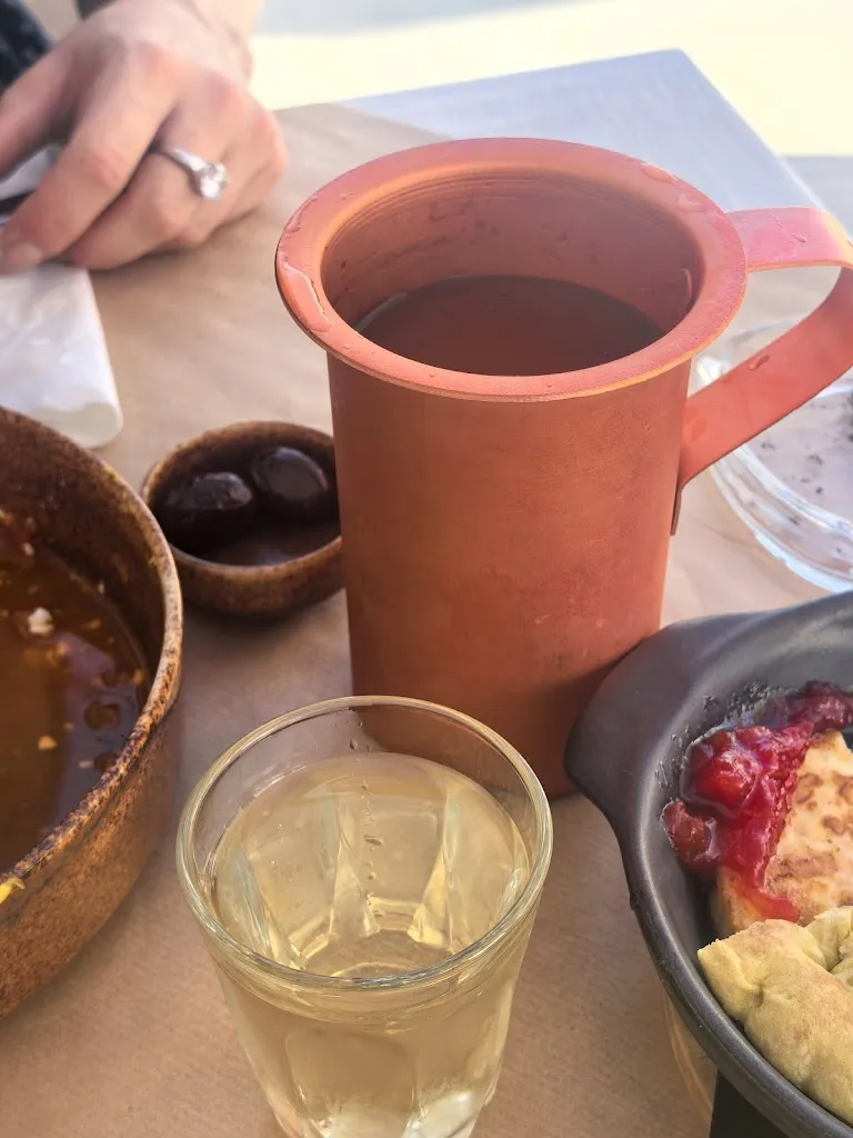 Maria Frolova_Fino Greek Taverna Santorini_Oia_review