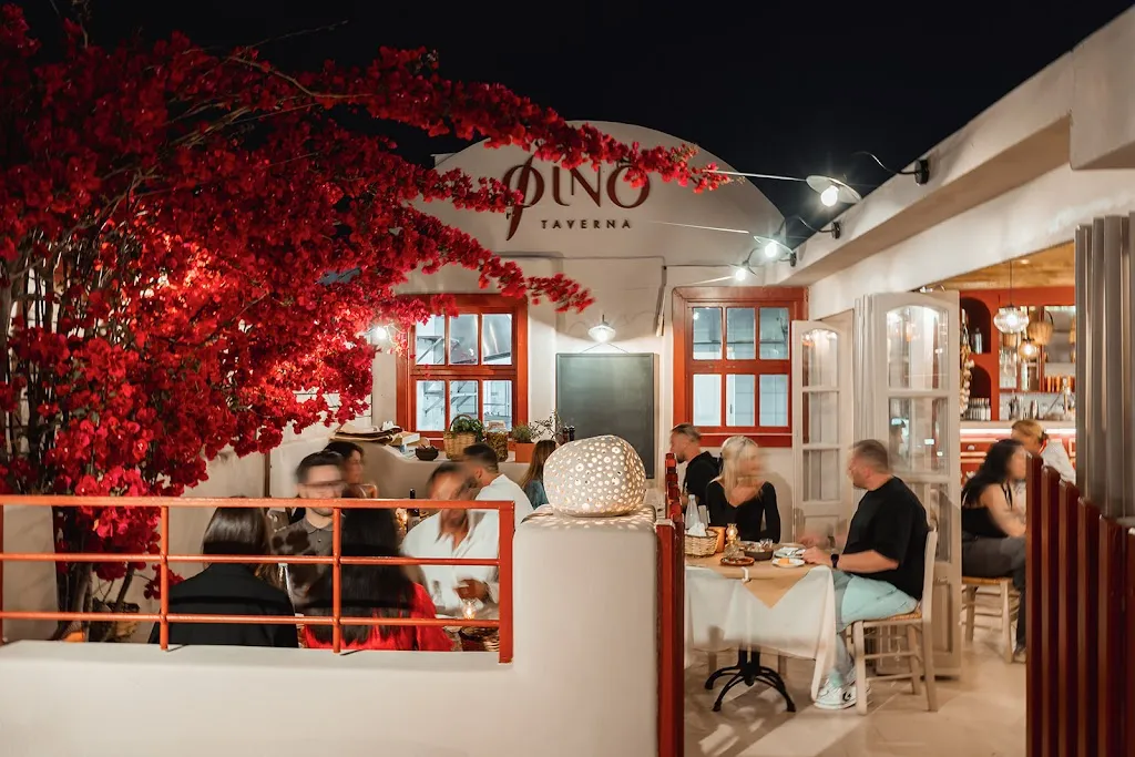 Fino Greek Taverna Santorini restaurant in Oia