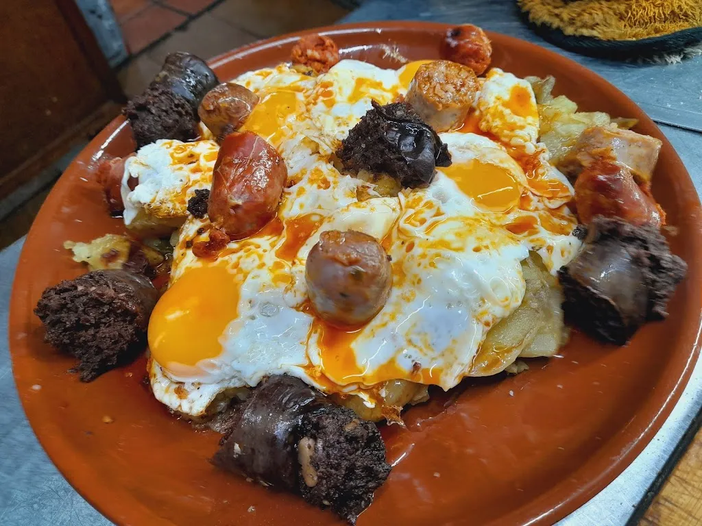 Restaurante bar Fuente Parrilla y pension la fuente_Abrucena_slider_image_3