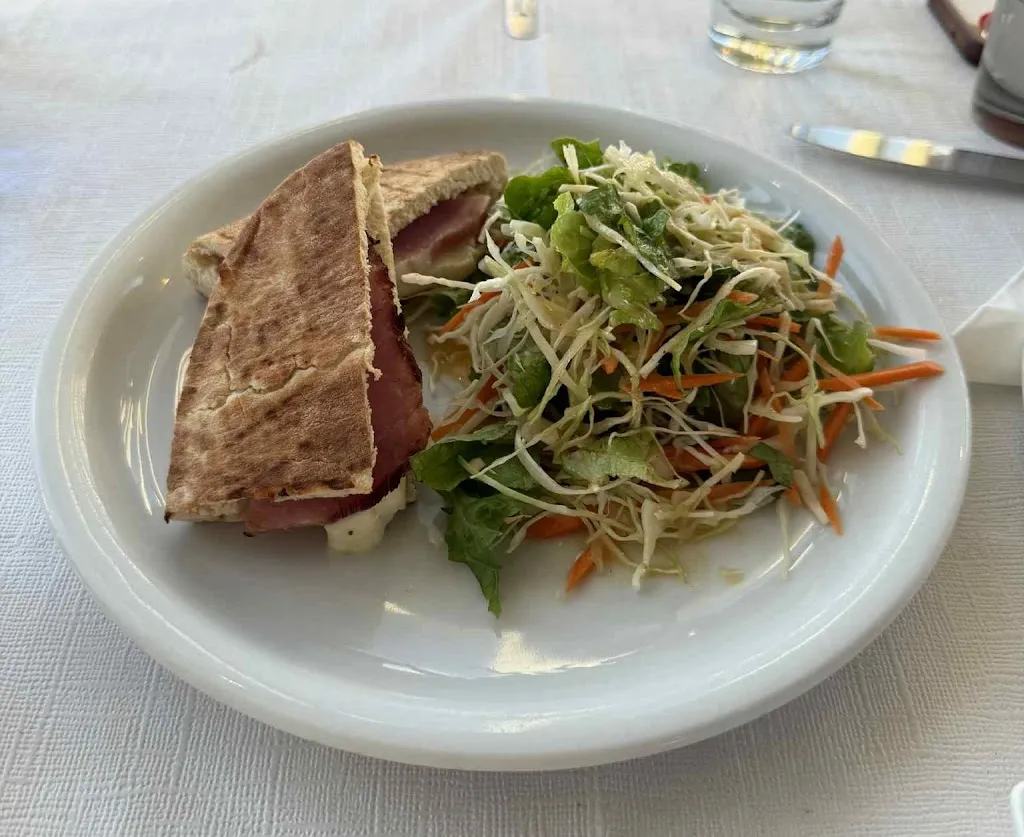 Patrycja Stajno_Kyprida_Oia_review