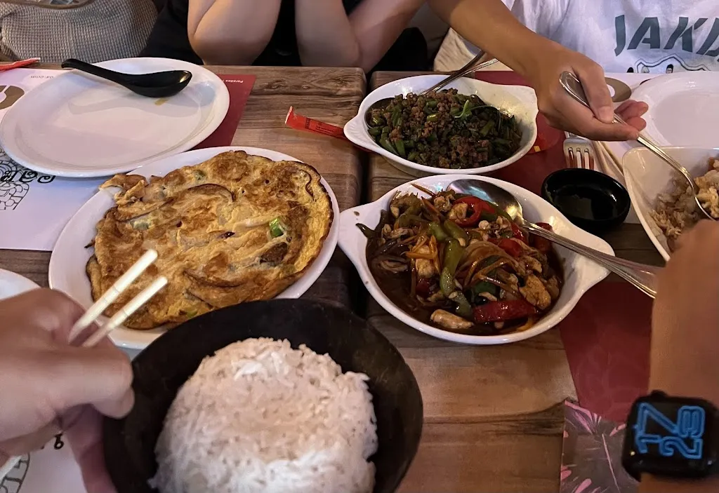 Thu Trang Le_Paradox_Oia_recensione