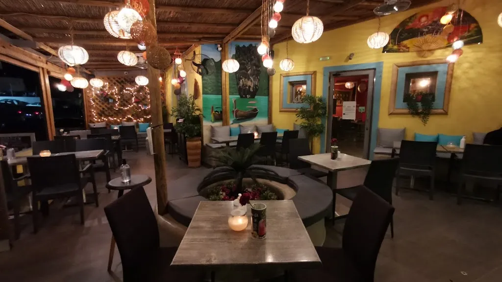 Paradox_Oia_slider_image_1