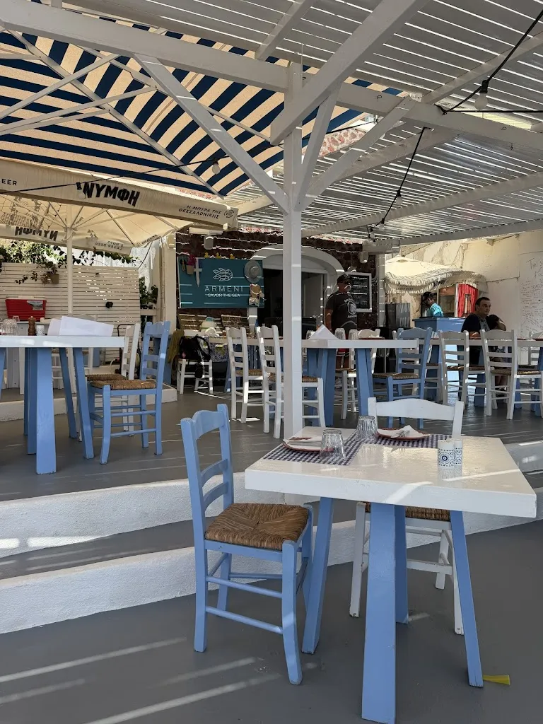 Armeni Restaurant_Oia_slider_image_3