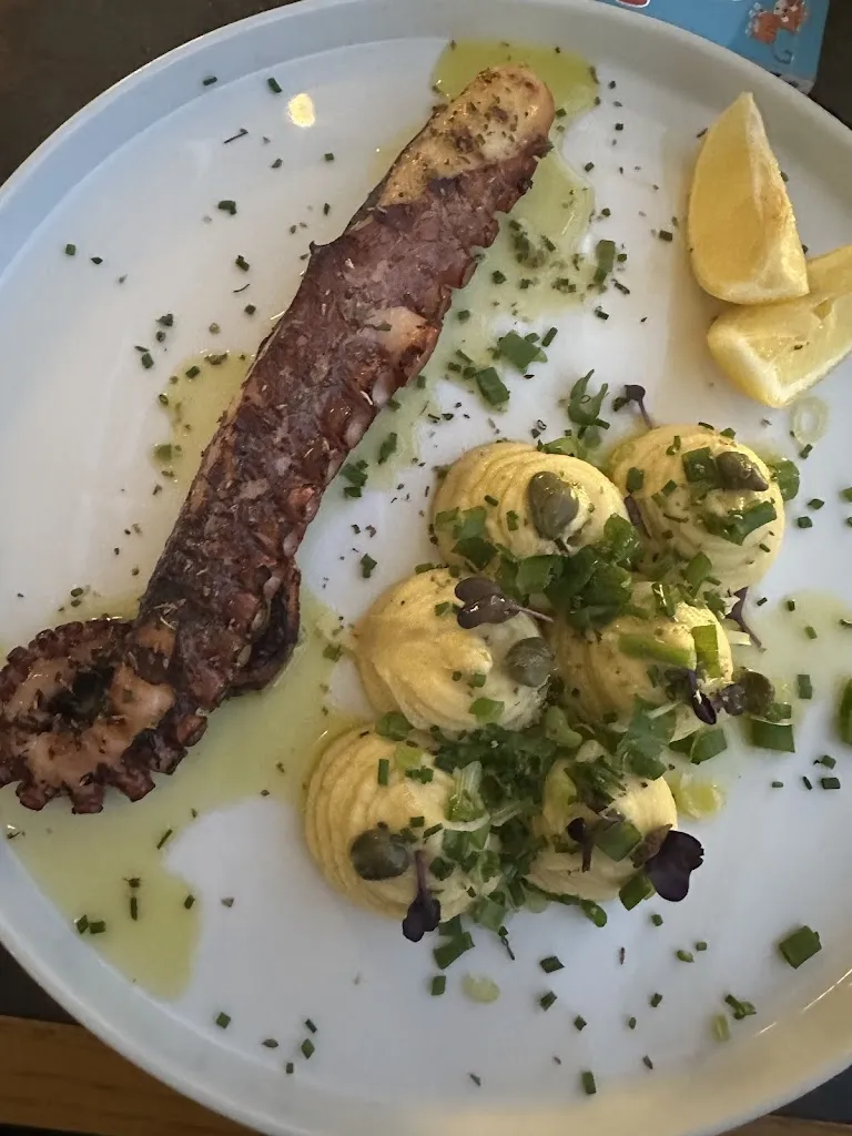 Menu_Petrosia_Oia_image_5