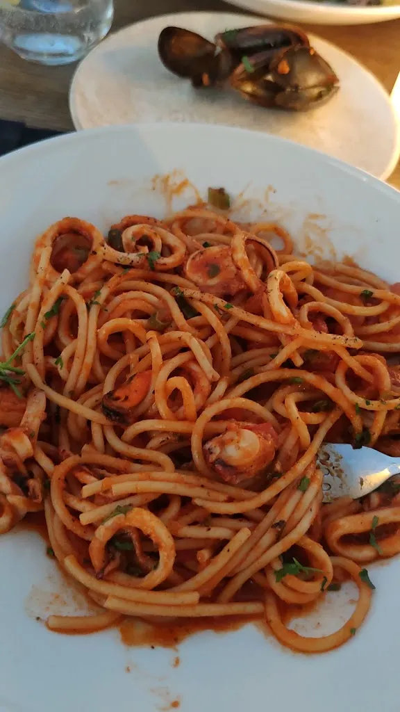 Petrosia_Oia_slider_image_2