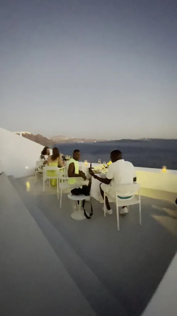 Trinity Santorini_Oia_slider_image_2