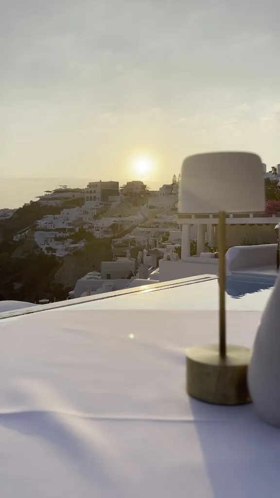 Antonio Felaco_Botrini's Santorini_Oia_review