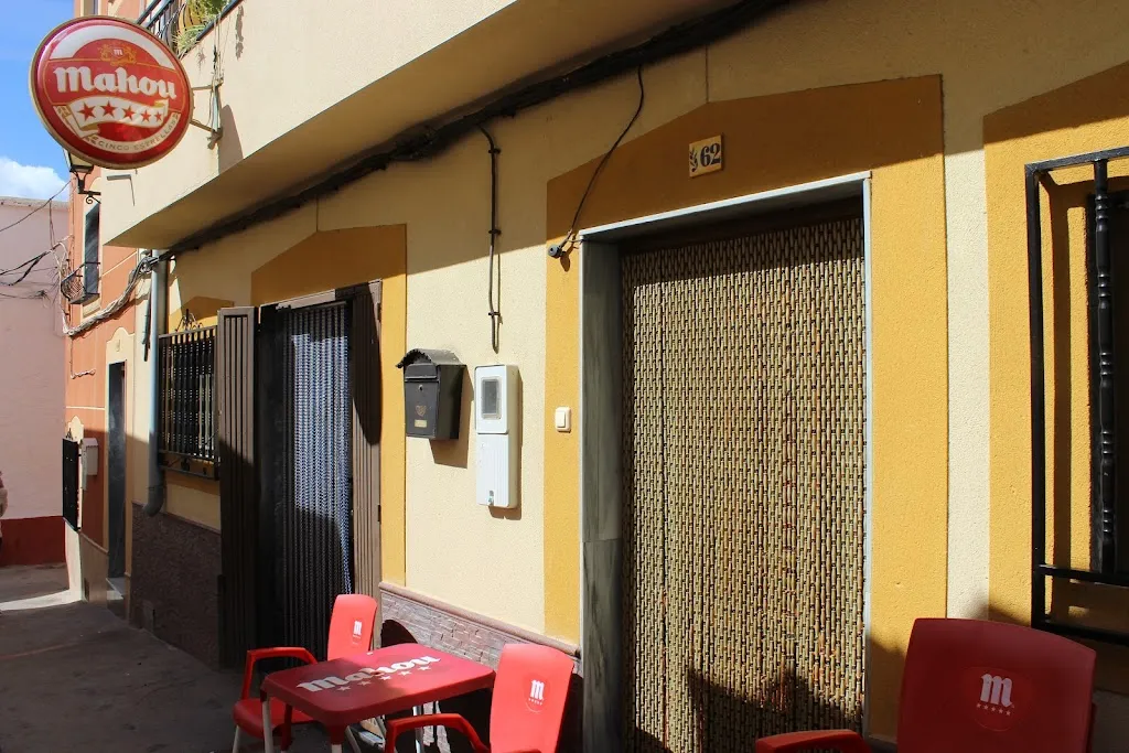 Cafe Bar El Sillo restaurant in Abrucena