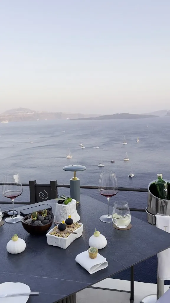 Solomia Oleksandra Sroka_Lauda Restaurant_Oia_review