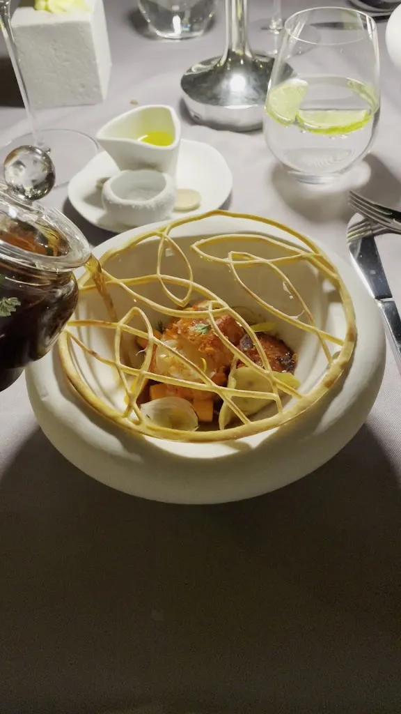 Lauda Restaurant_Oia_slider_image_2