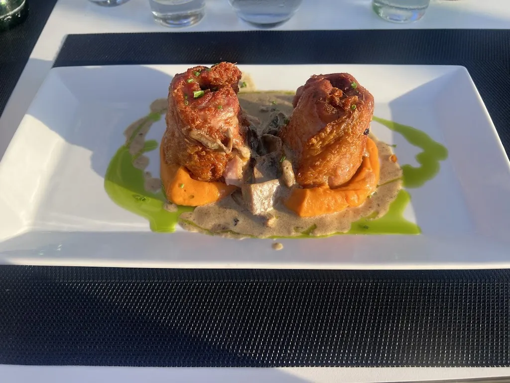 Alexandra Golden_Strogili_Oia_review