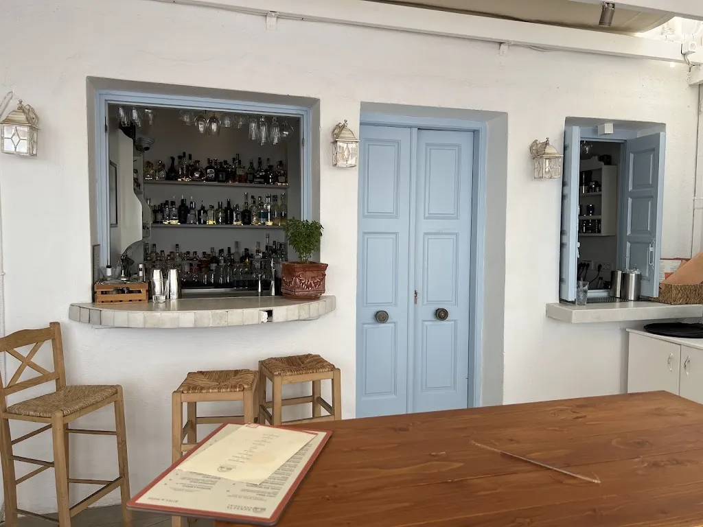 Santorini Sunsets restaurant in Oia