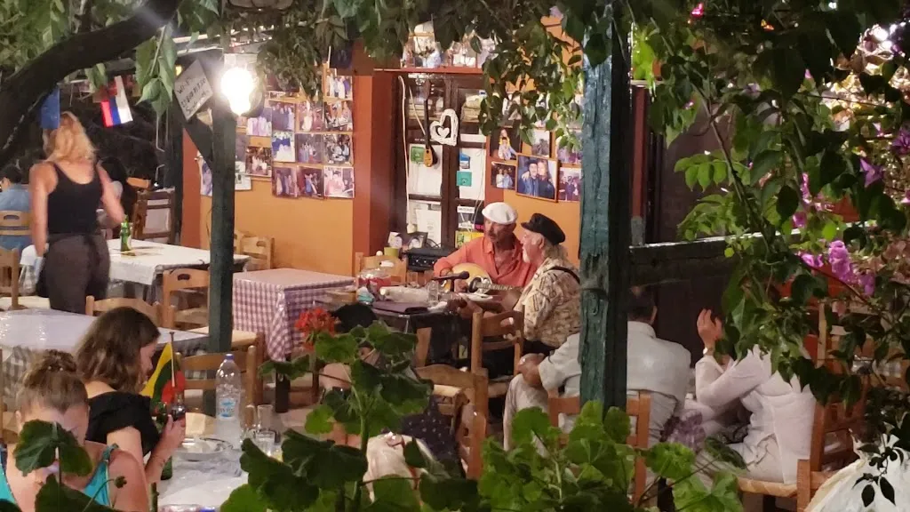 Santorini Mou_Oia_slider_image_2