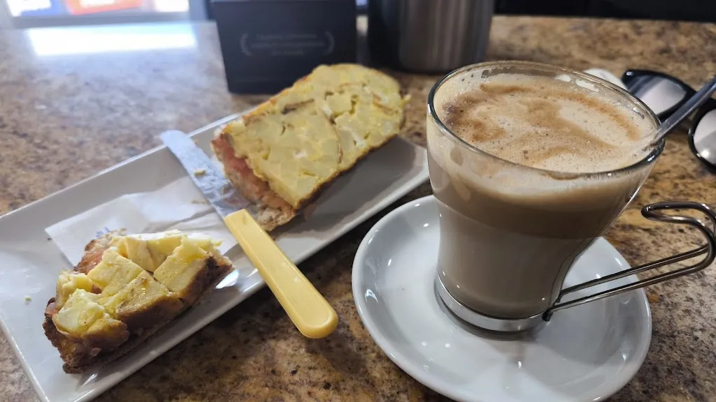 Cafe Bar Casa Miguel_Abrucena_slider_image_3