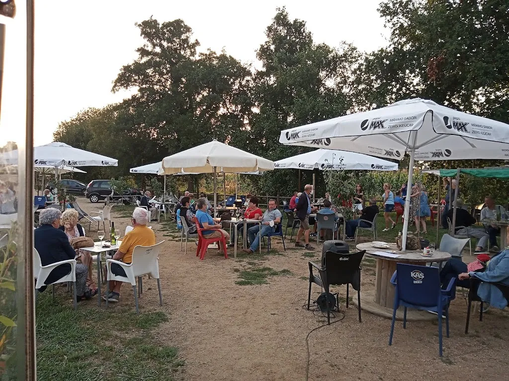 Bar O Chiringo restaurant in Ribadumia