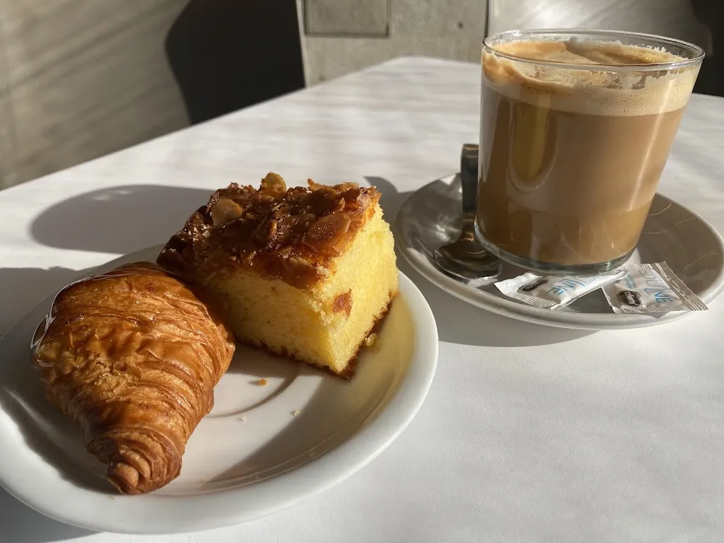 Cafetería Bocatería Lareka_Ribadumia_slider_image_2