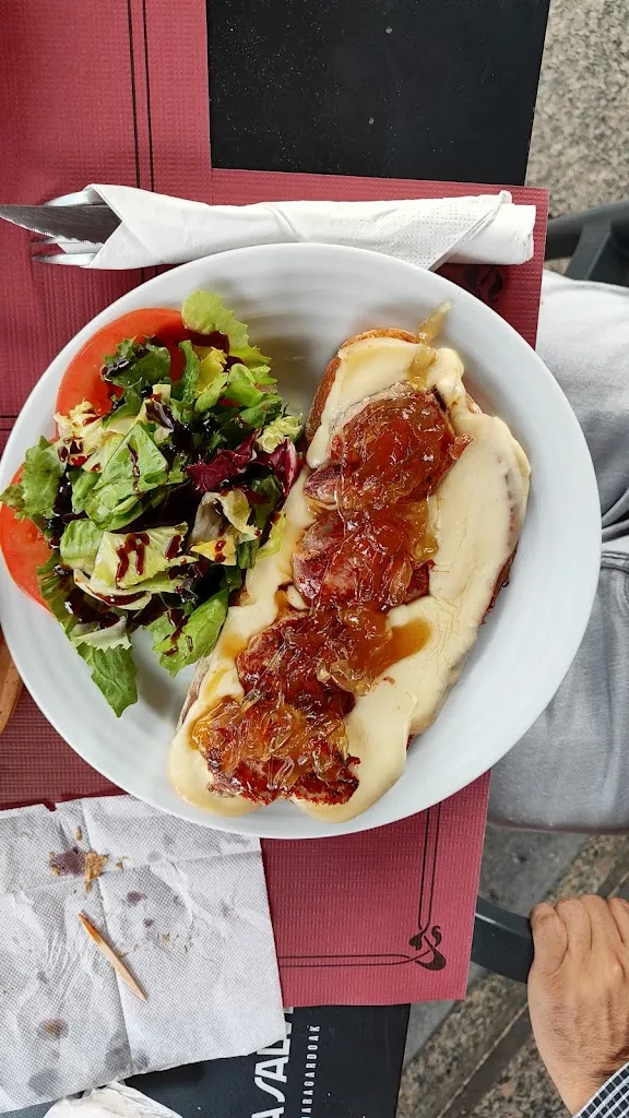 Cristina Cano Martínez_La Marujita_Salceda de Caselas_review