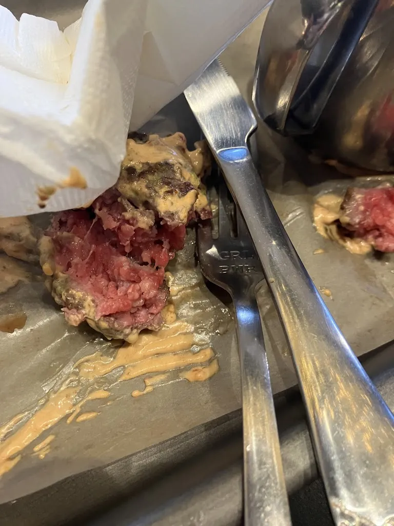 Mikaëlle O._Mogo_Nigrán_review