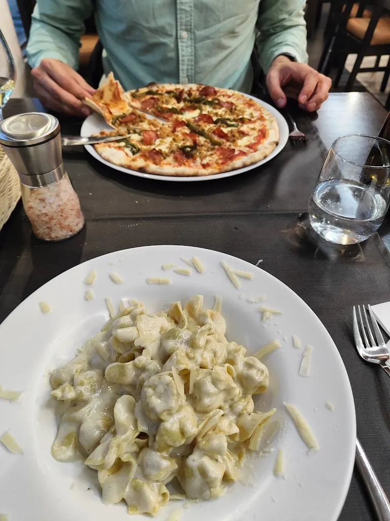 Lauren Newman_Ristorante Capone_Nigrán_review