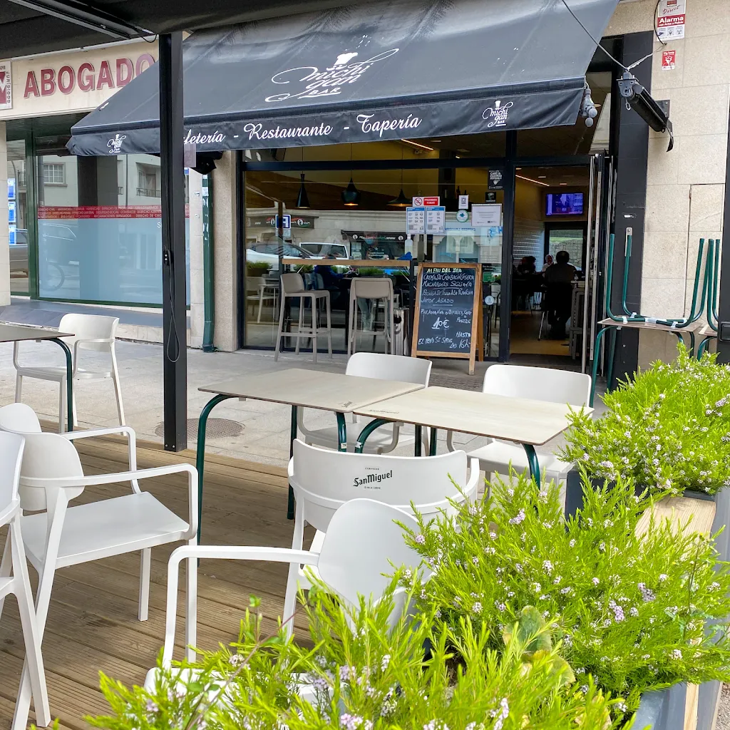 Bar Michigan restaurant in Nigrán