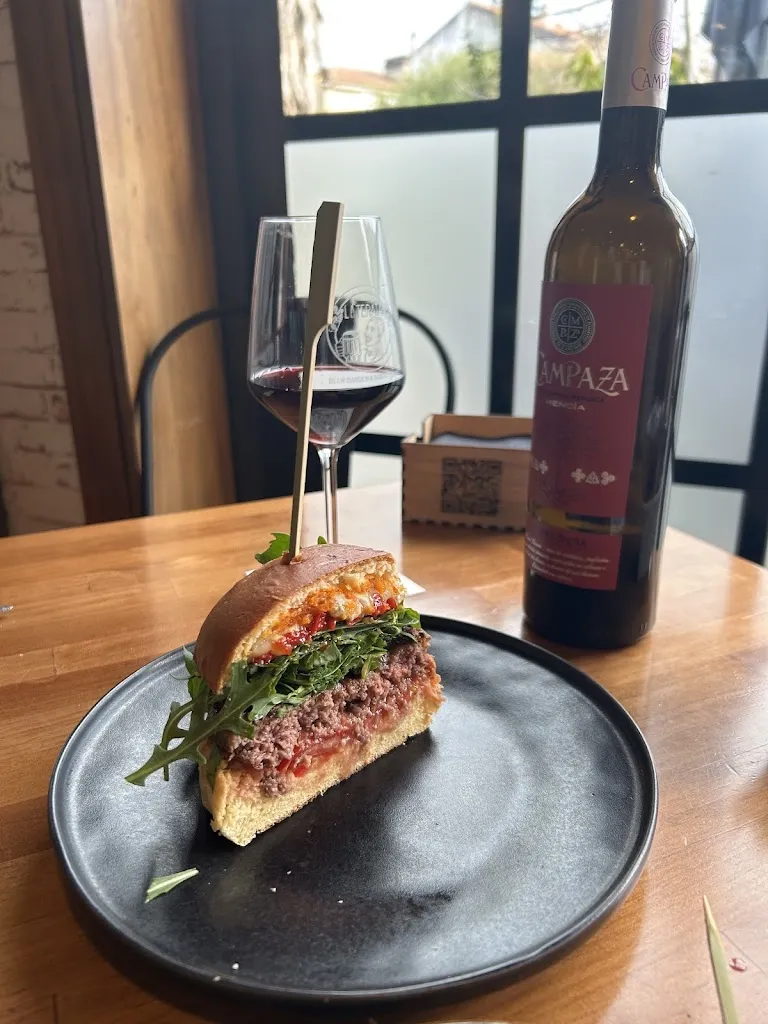 K Kray_Literata Beer Garden_Nigrán_review