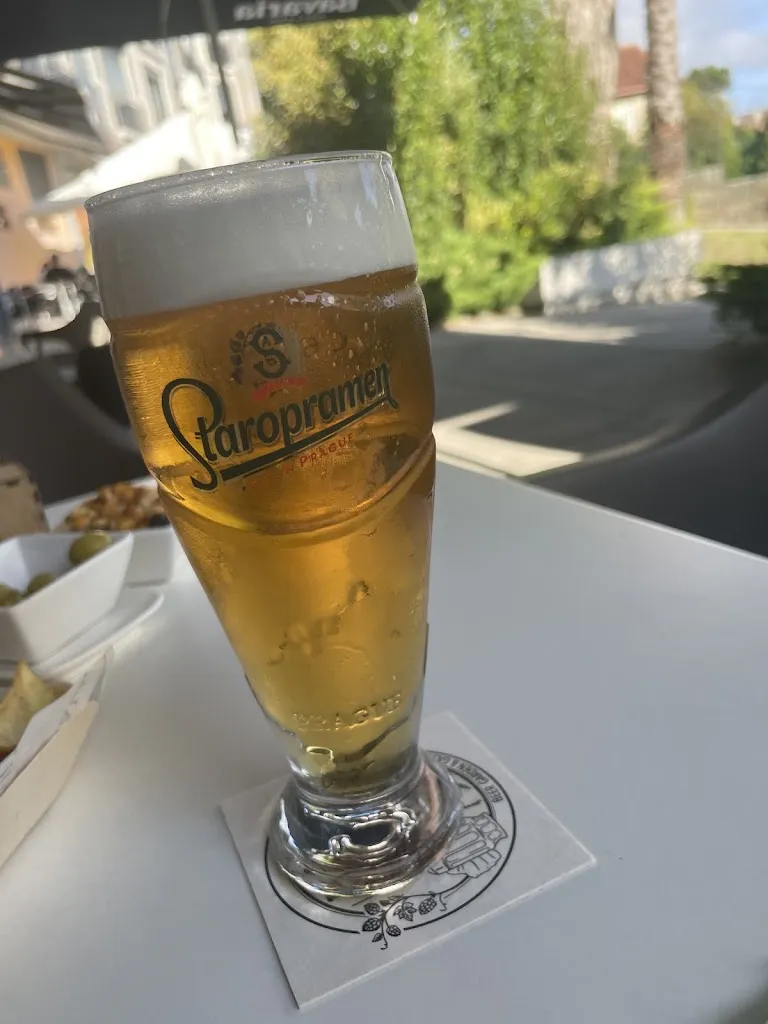 Orielle Virgilio Gomes_Literata Beer Garden_Nigrán_review