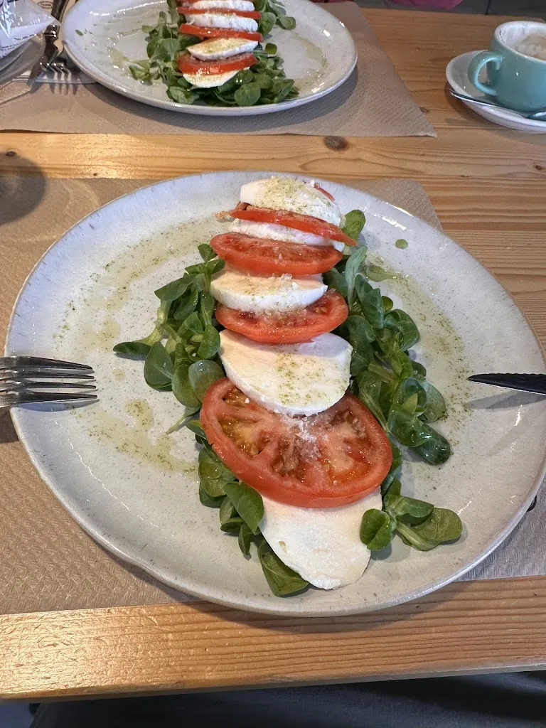 Diana Hauke_Coffee & meal By The Coffee Land_Nigrán_review