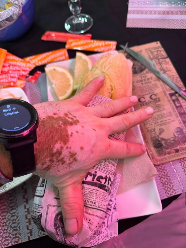 Johan Rodriguez_Taperia Luna Flores_Ponteareas_review