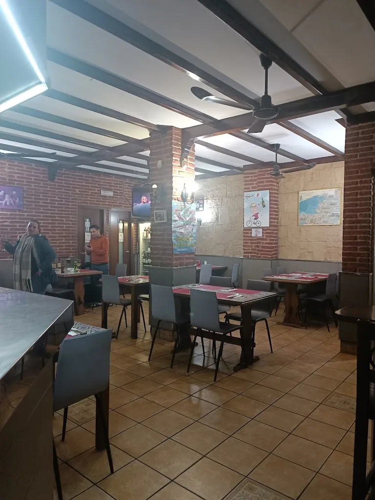 MacDona restaurant in Ponteareas