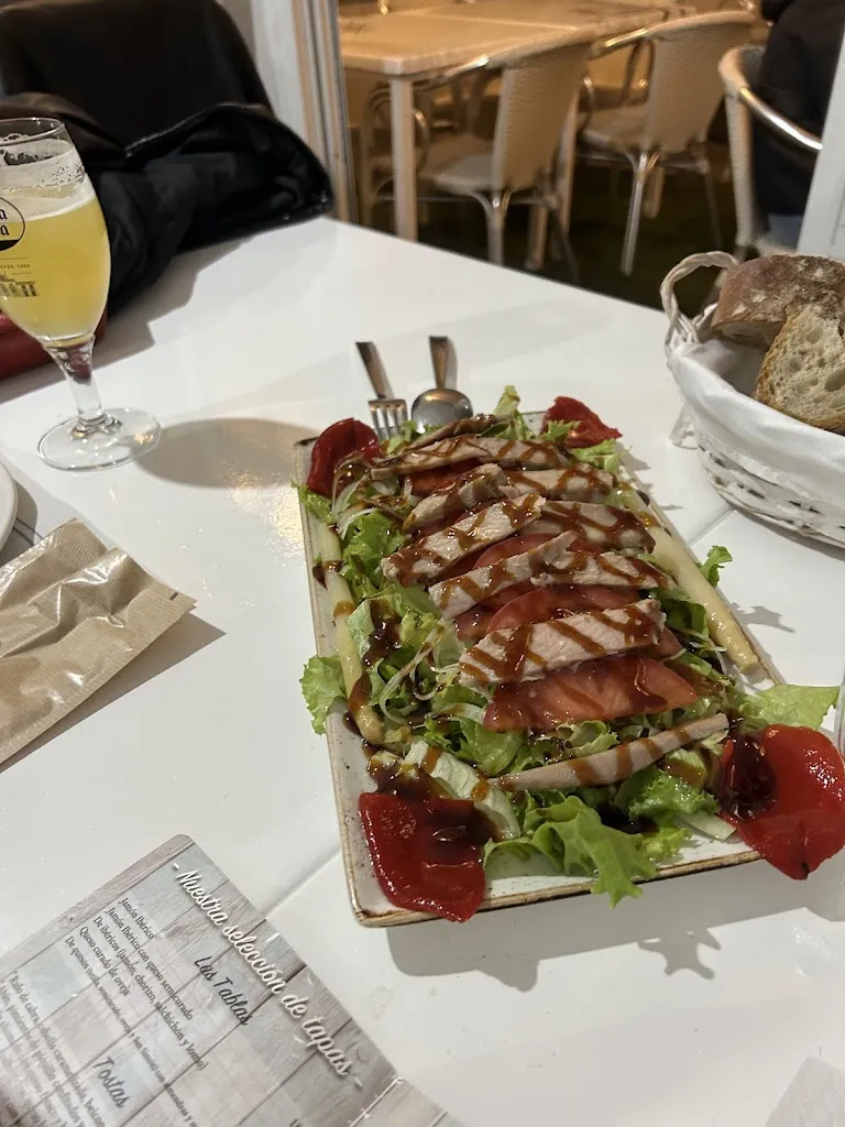 Túnel Tapas Vinoteca Finca do Parrulo_Ponteareas_slider_image_3