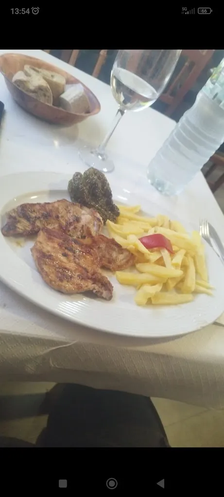 Nerea Carreira P_Restaurante y Pensión As Pontes_Ponteareas_review