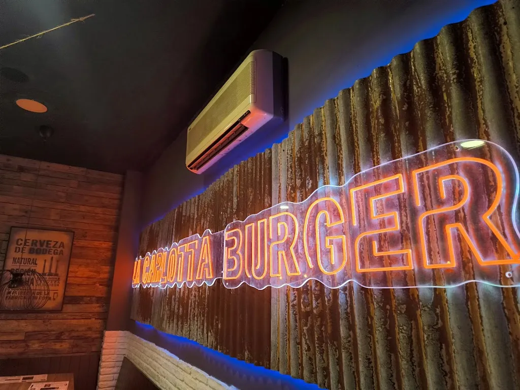 Lia S Aini _LA CARLOTTA BURGER_Ponteareas_review