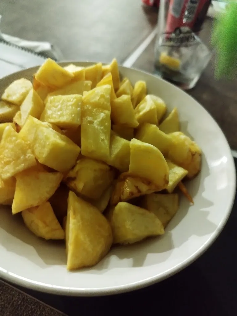 Jordana Gonzalez_Cafetería Taperia La Oficina_Ponteareas_avis