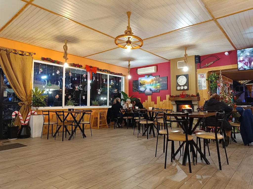 Cafetería Taperia La Oficina restaurant in Ponteareas