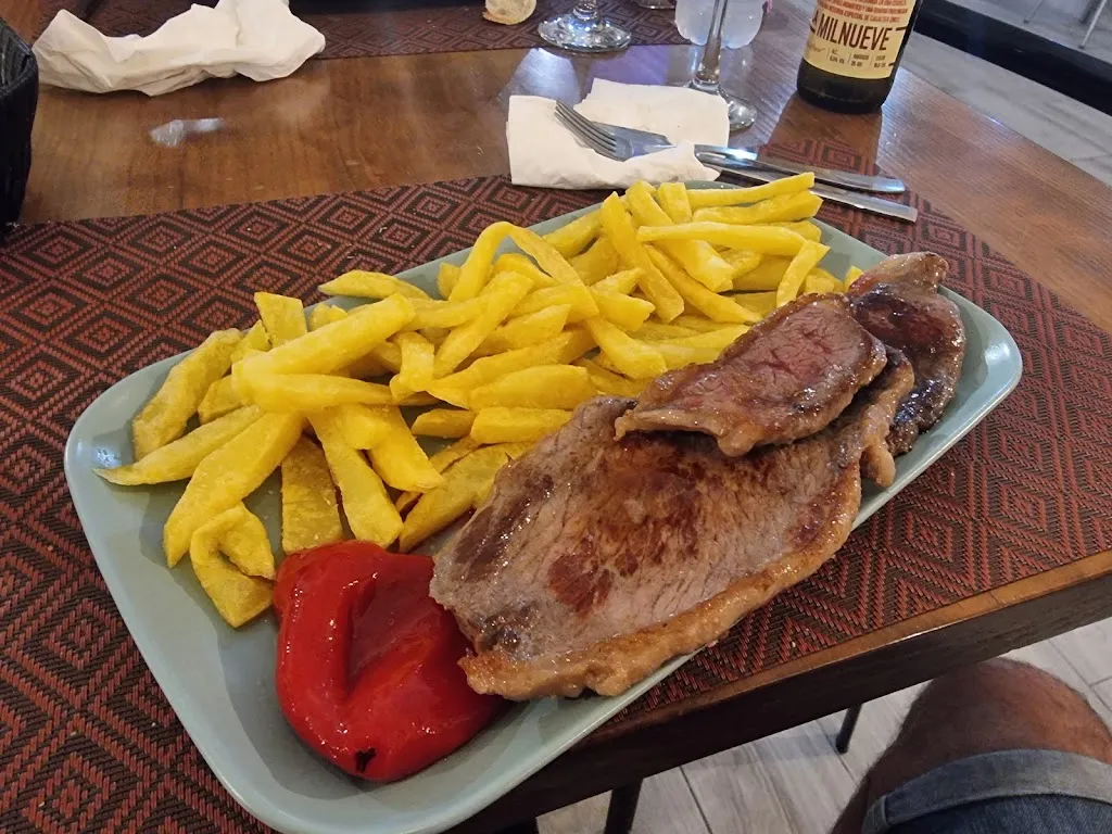 Cafetería Taperia La Oficina_Ponteareas_slider_image_2