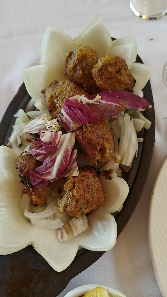 Naeema Ouass_The Kathmandu_Teulada_review