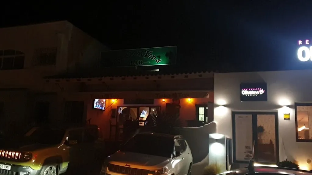 Brian Jones_The Kathmandu_Teulada_review