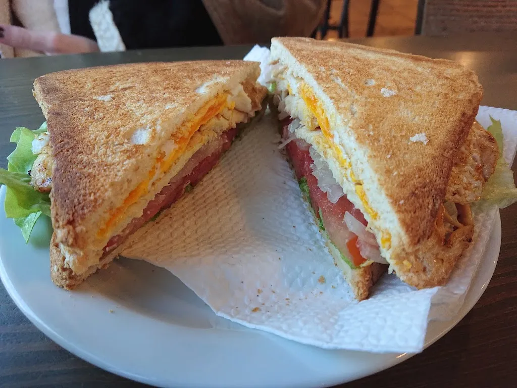 Cafetería-Restaurante La Parada_Salvaterra de Miño_slider_image_2