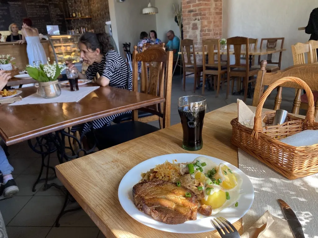 Chongtian Xu_Riia Kohvik_Valga_review