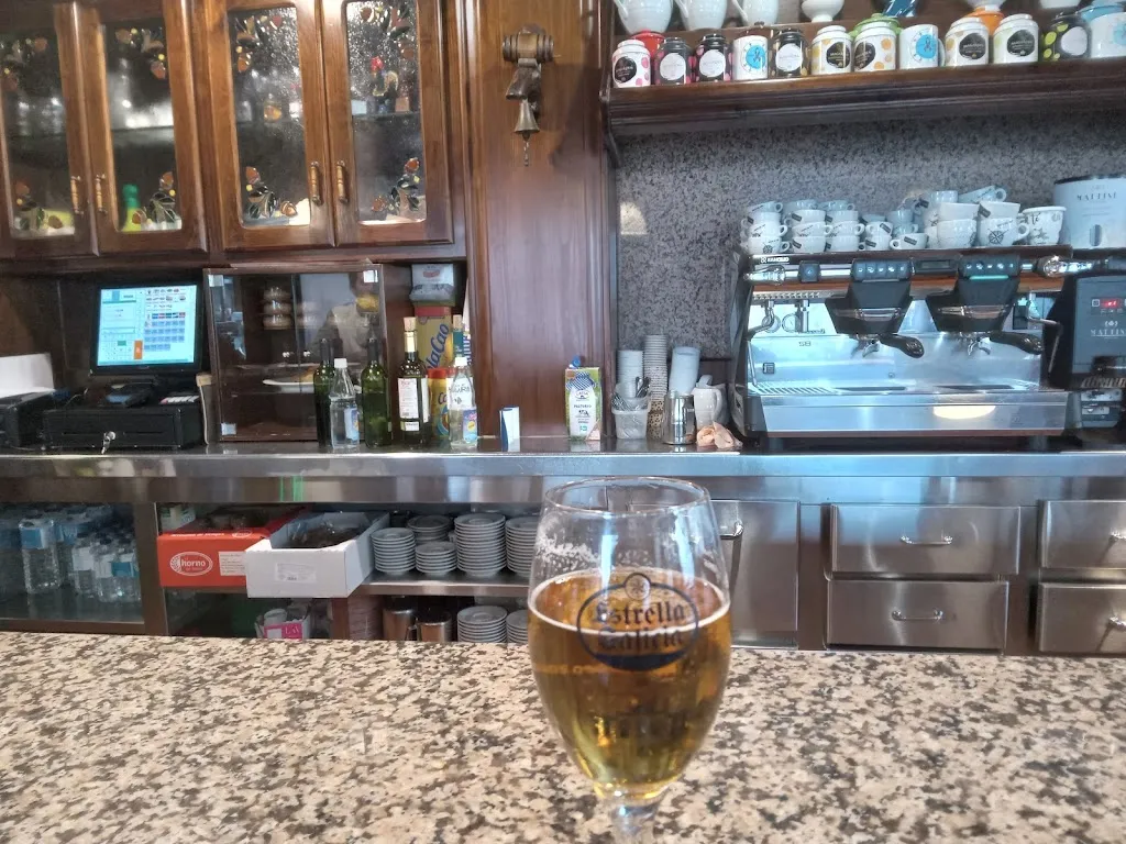 Martin McCullough_Bodegón Esther_Silleda_review