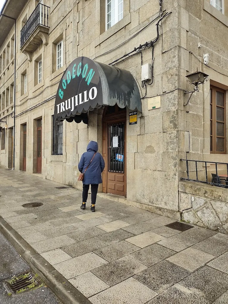 ANGEL VERA_Bodegón Trujillo_Silleda_review