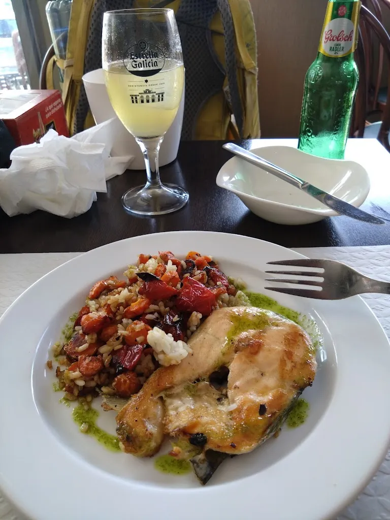 Chen kun Huang_Café Bar Ugía_Silleda_review