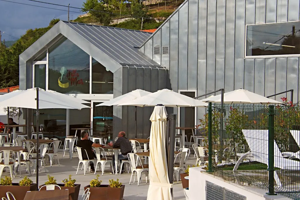 Albergue A Filla do Mar restaurant in Soutomaior