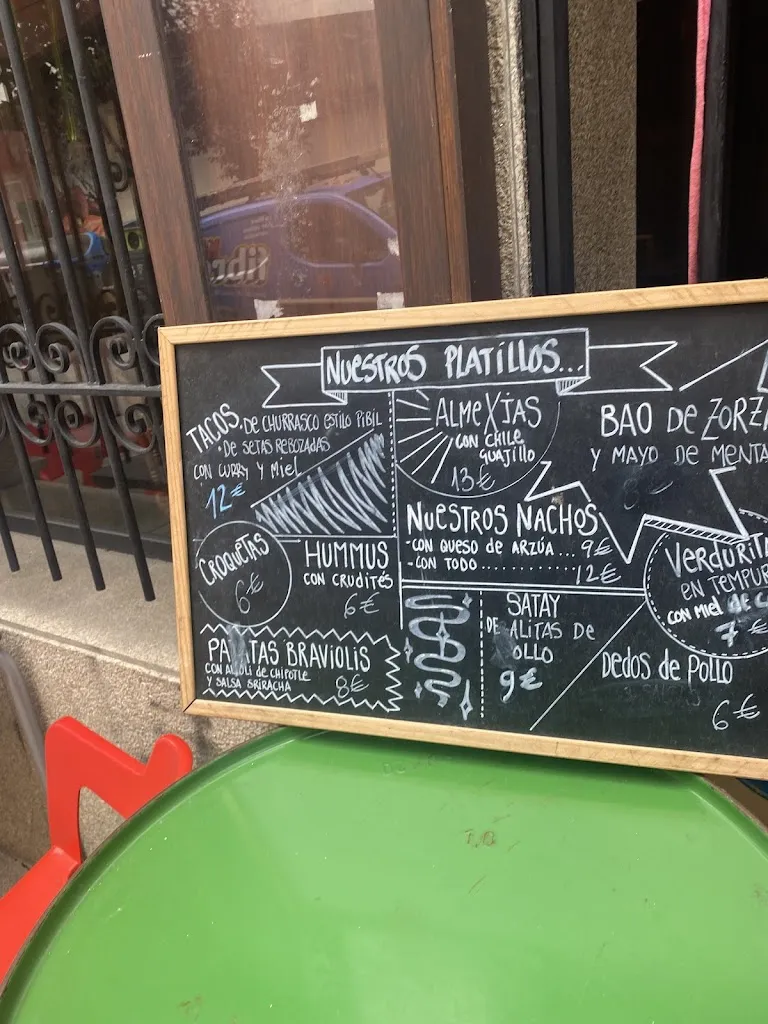 Menu_DeCalle street food con xeito_Soutomaior_immagine_4