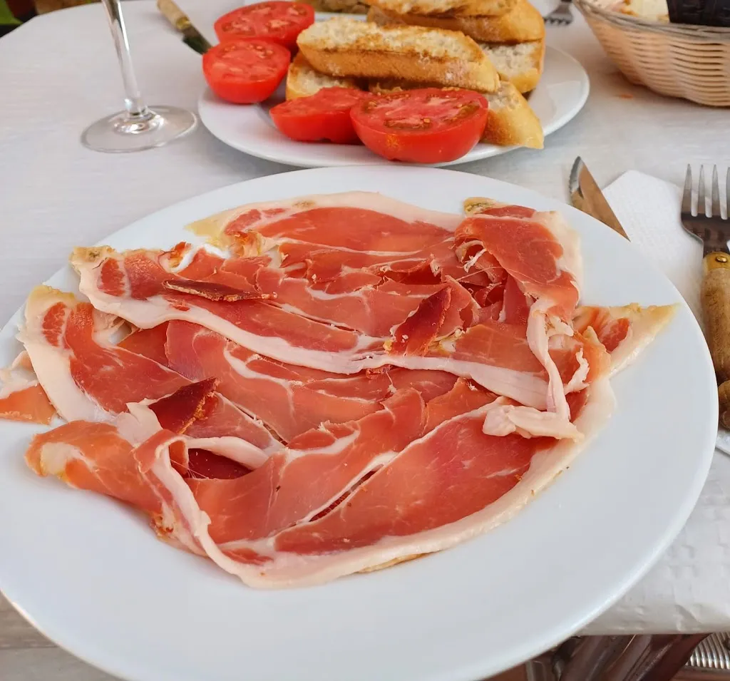 Caterina Cipriani_Encinas_Ahigal de Villarino_review