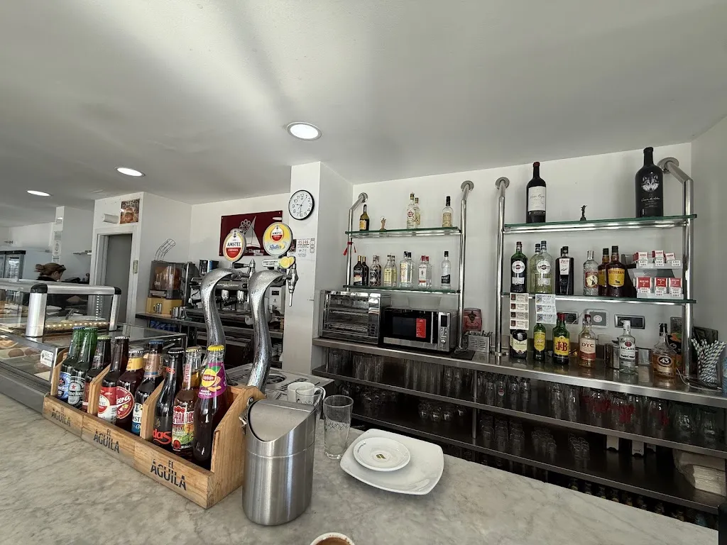 Cafetería Puerto Charro_Aldeanueva de Figueroa_slider_image_3