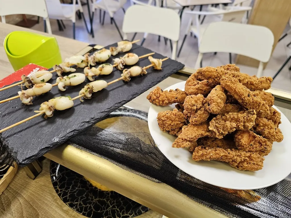 Bar Holiis_Aldearrubia_slider_image_2